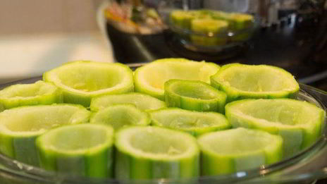 кабачки, фаршированные брынзой