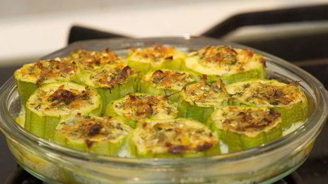 кабачки, фаршированные брынзой
