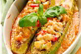 Кабачки, фаршированные курицей