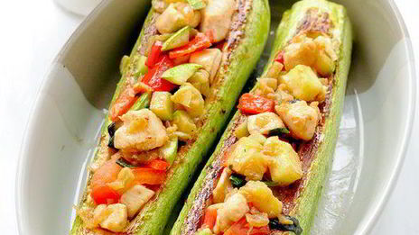 кабачки, фаршированные курицей