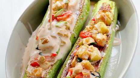 кабачки, фаршированные курицей