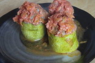 Кабачки, фаршированные мясом и рисом