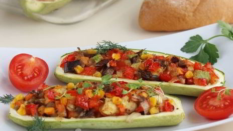 кабачки, фаршированные овощами
