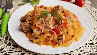 Кабачки с картошкой капустой и мясом