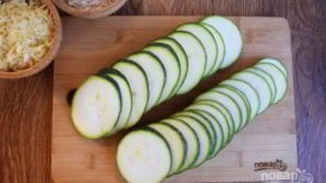 кабачки в духовке с сыром и чесноком