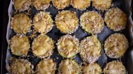 кабачки в духовке с сыром и чесноком