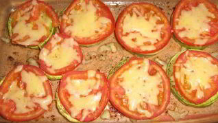 Кабачки запеченные с помидорами и сыром в духовке