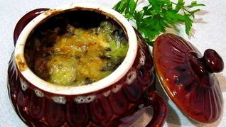 Капуста с грибами в горшочке