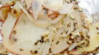 Картофель с луком на гриле