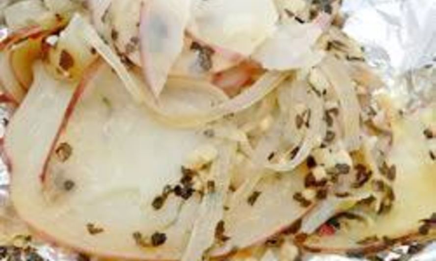 Рецепт картофеля с луком на гриле