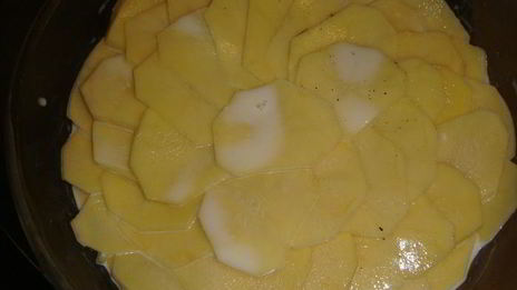 картофель в молоке, запеченный в духовке