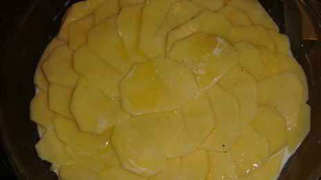 картофель в молоке, запеченный в духовке