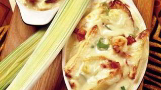 Картофель, запеченный с беконом и сырным соусом