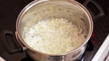 квашеная капуста, тушенная с куриным филе