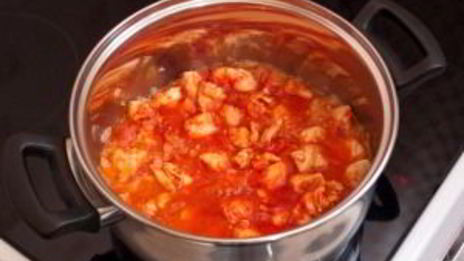 квашеная капуста, тушенная с куриным филе