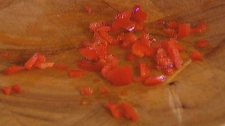 молодой картофель, запеченный с беконом и авокадо