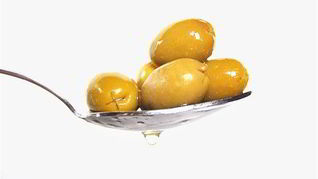 Оливки, фаршированные жареным миндалем с чили