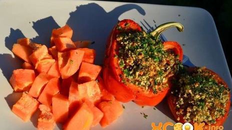 перец, фаршированный рисом, в духовке