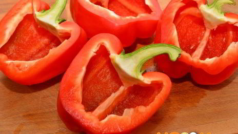 перец, фаршированный рисом, в духовке