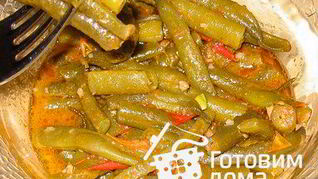 Стручковая фасоль, тушенная с помидорами