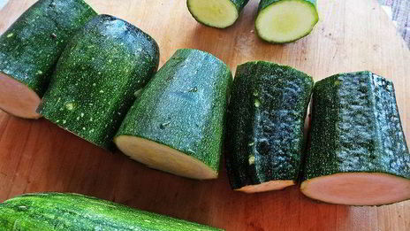 цукини, запеченные с начинкой