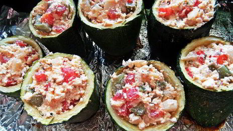 цукини, запеченные с начинкой