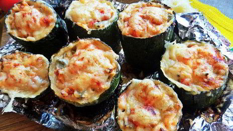 цукини, запеченные с начинкой