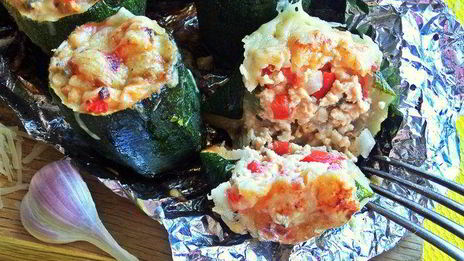 цукини, запеченные с начинкой