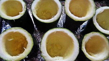 цукини, запеченные с начинкой