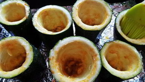 цукини, запеченные с начинкой
