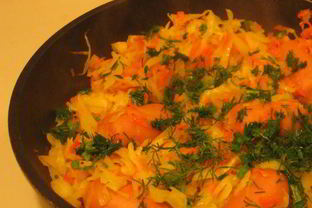 Тушеная капуста с сосисками