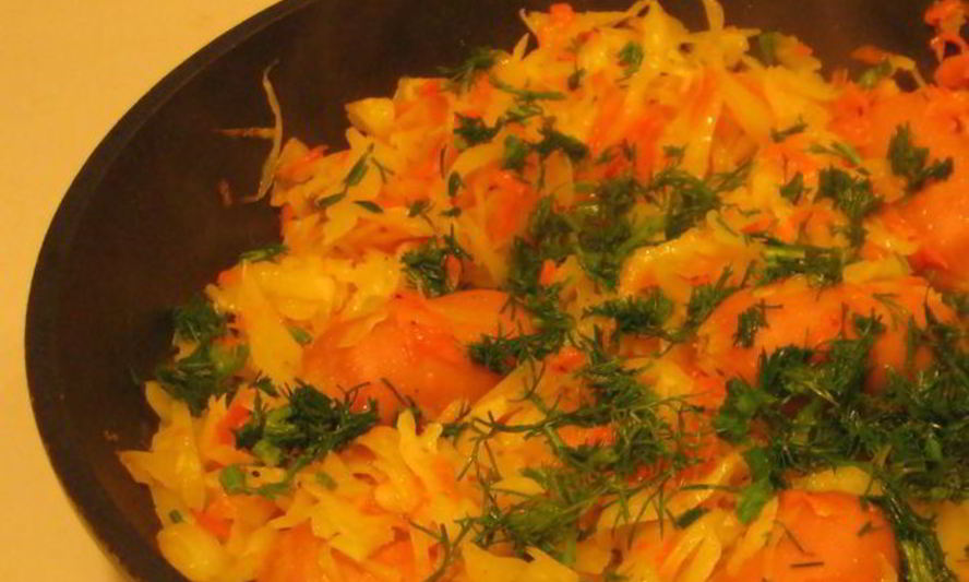 Рецепт тушеной капусты с сосисками