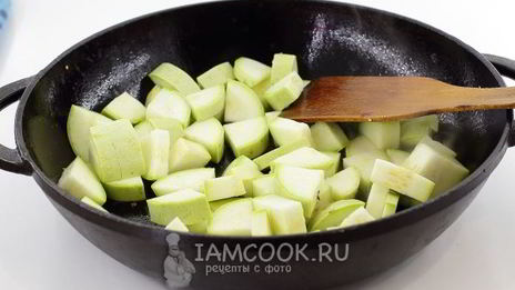 тушеные овощи с баклажанами и кабачками