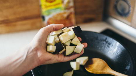 тыква, фаршированная курицей и сезонными овощами