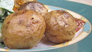 Запеченный картофель с семенами фенхеля