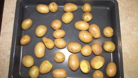 запеченный картофель с семенами фенхеля