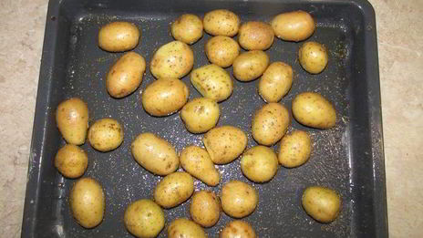 запеченный картофель с семенами фенхеля