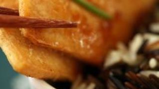 Жареный тофу с диким рисом