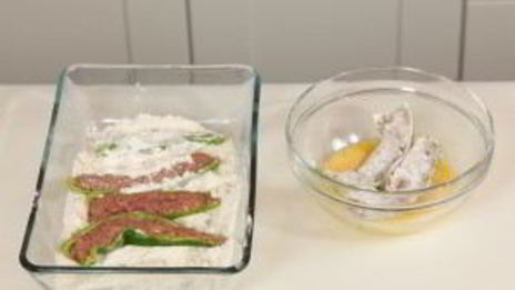 жареные фаршированные острые перчики