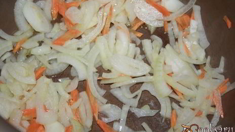 индюшиная печень с овощами в сметанном соусе в мультиварке