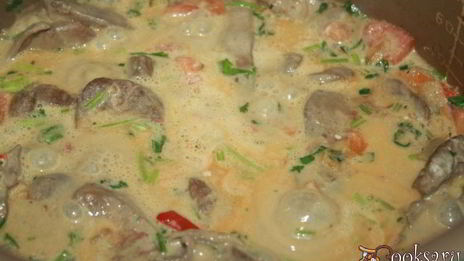 индюшиная печень с овощами в сметанном соусе в мультиварке
