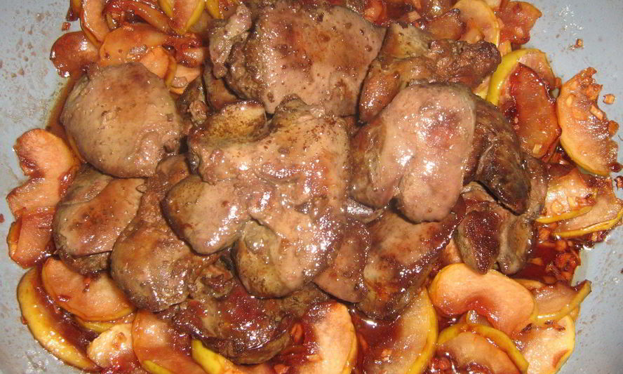 Рецепт куриной печени с яблоками и имбирем