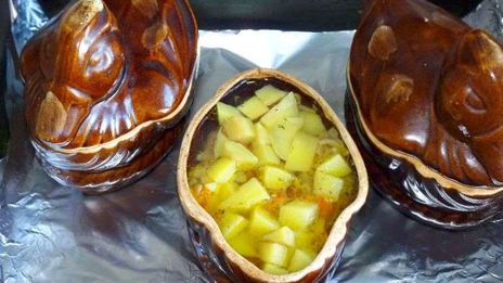 куриная печень в горшочках с картошкой