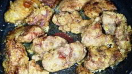 куриная печень, жареная с луком