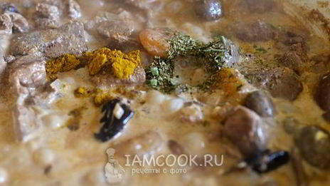 печень индейки тушеная с курагой и черносливом