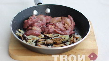 печень с грибами