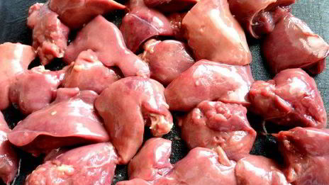 печень в горшочке в сметанно-томатном соусе с овощами