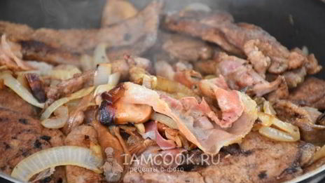 печень жареная с белыми грибами