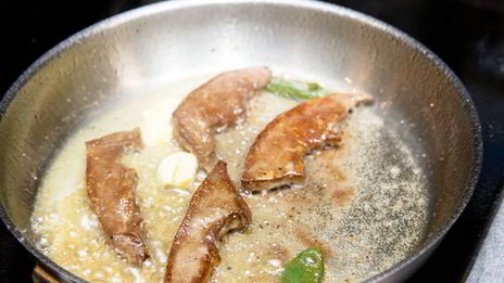 телячья печень со шпинатом