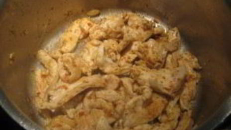 паэлья с курицей и грибами